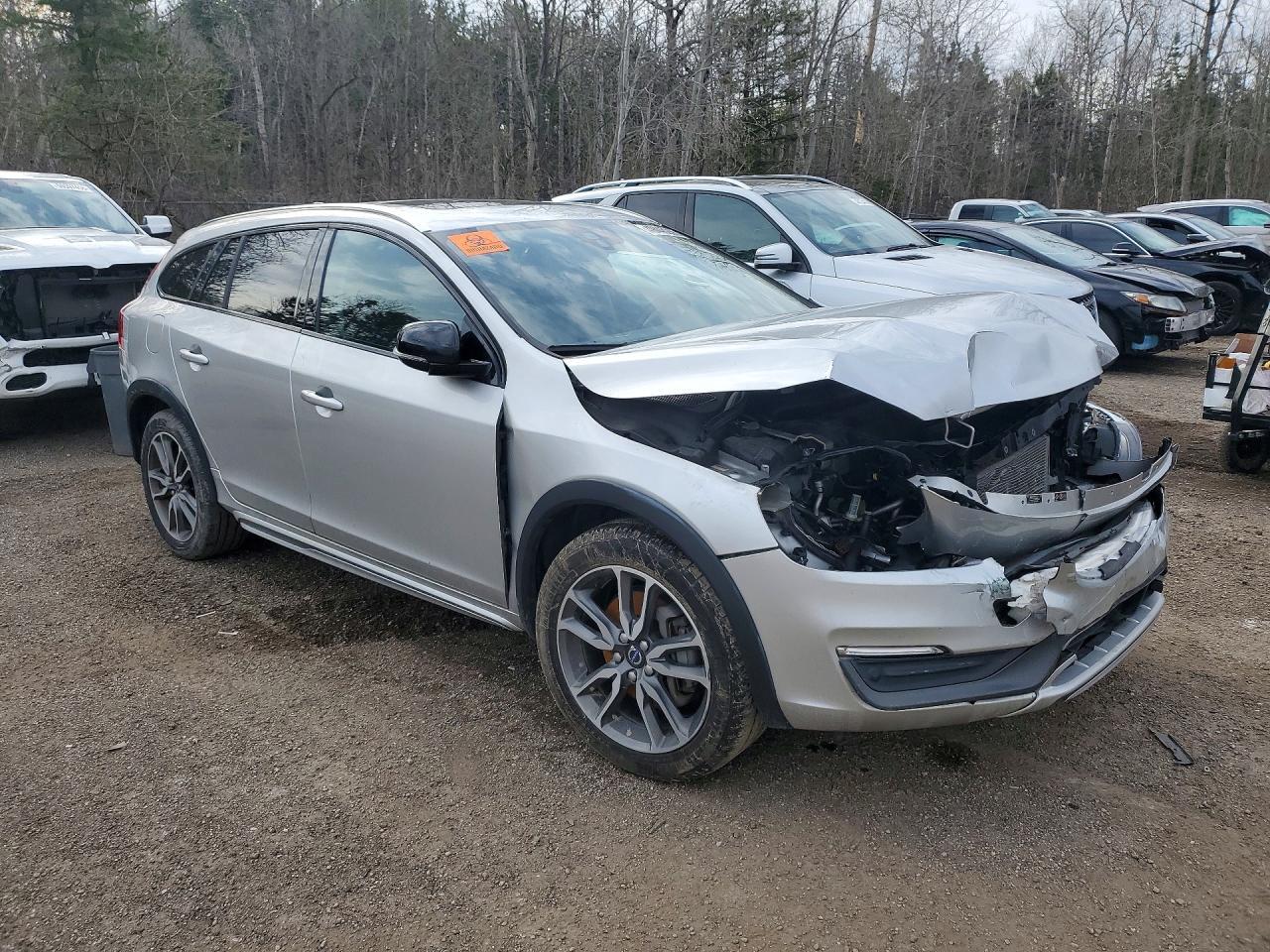 2015 Volvo V60 Cross Country T5 Wagon Awd - Фото 4
