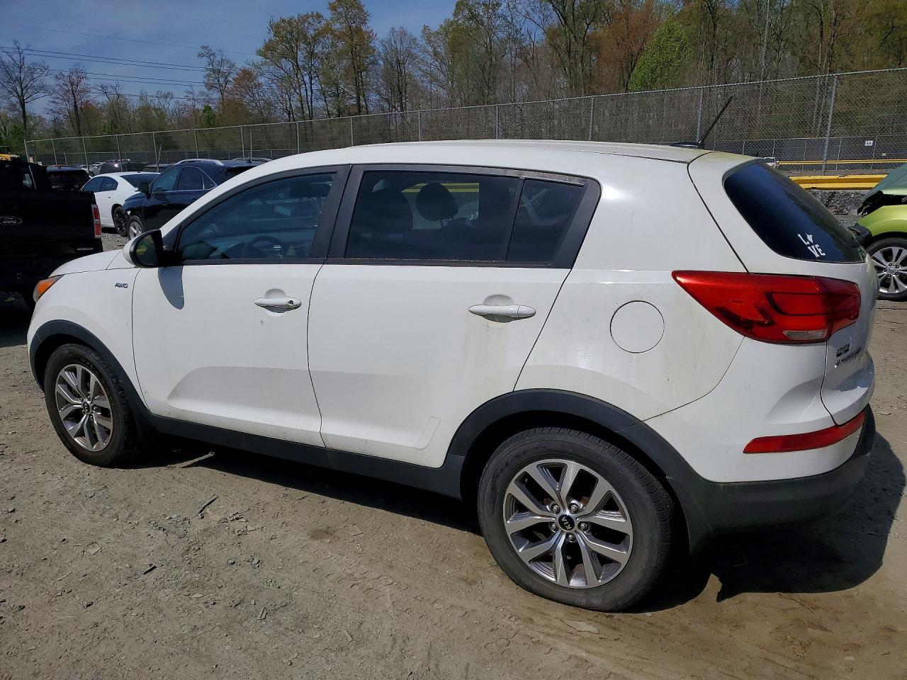 2016 Kia Sportage Lx - Image 2