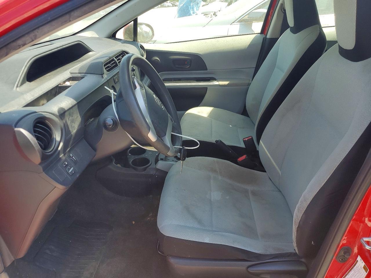 2013 Toyota Prius C - Фото 7