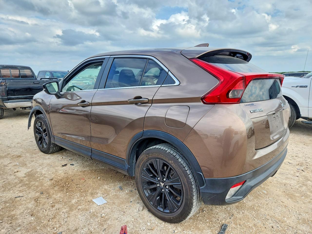 2019 Mitsubishi Eclipse - Фото 2