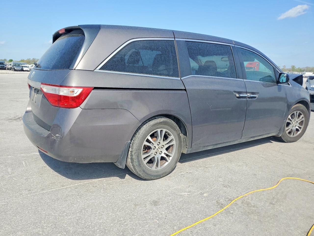2013 Honda Odyssey Exl - Image 3