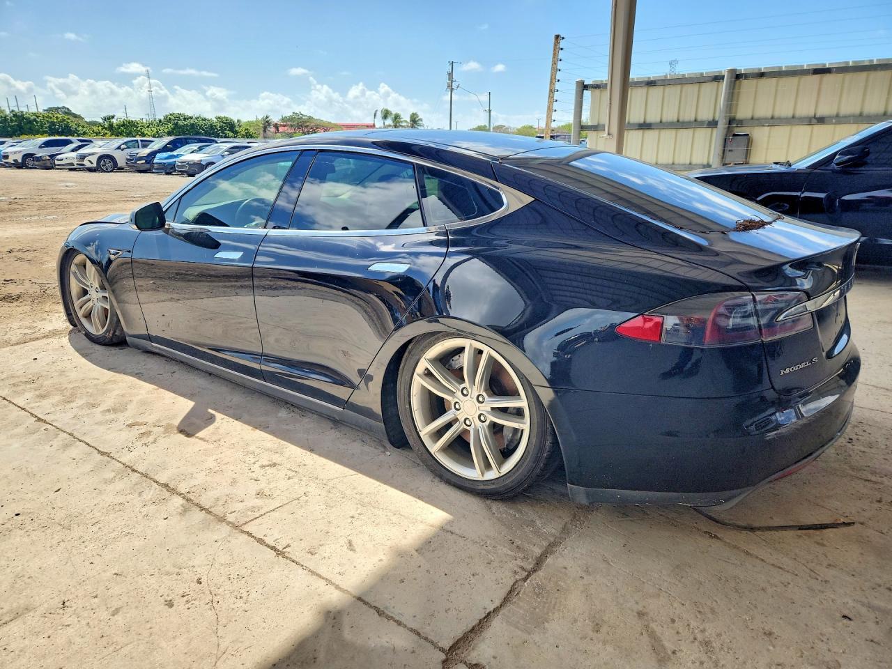 2013 Tesla Model S - Image 2