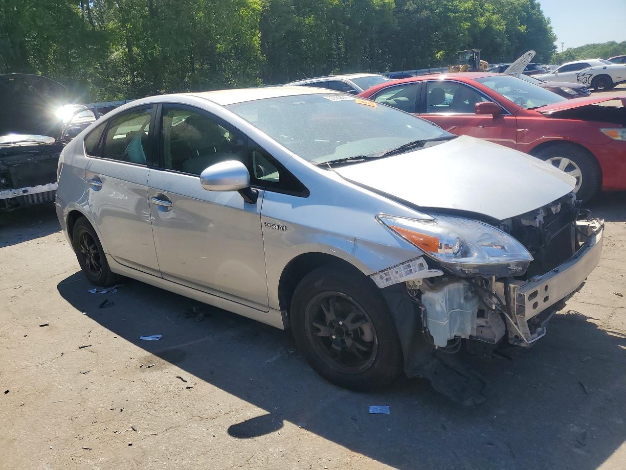 2013 Toyota Prius Three - Image 4