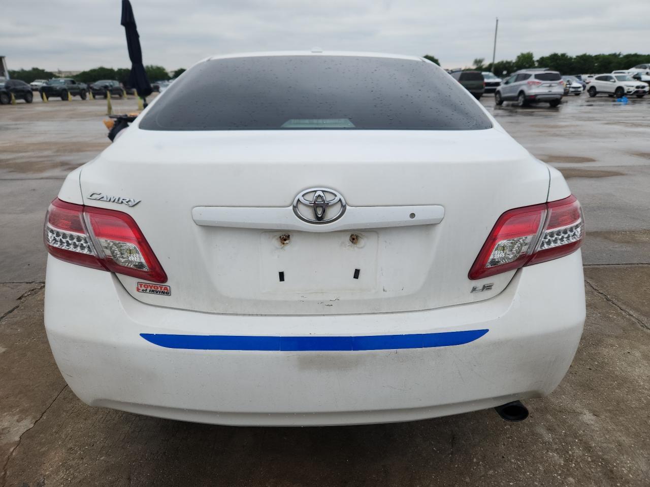 2011 Toyota Camry Le - Image 6