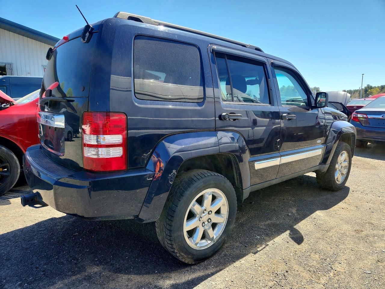 2012 Jeep Liberty Sport - Фото 3