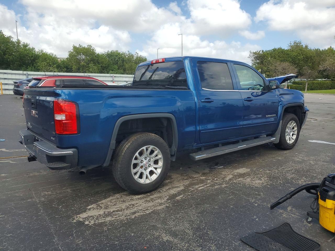 2018 GMC Sierra K1500 Sle - Image 3