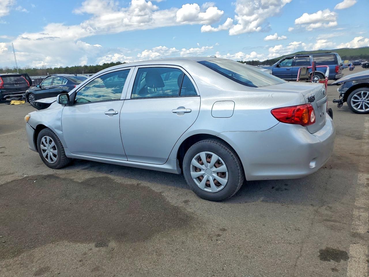 2009 Toyota Corolla Le - Image 2