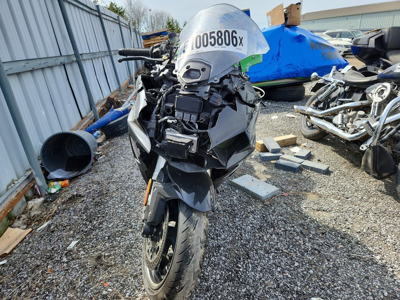 2023 Kawasaki Zx1002 R - Фото 2