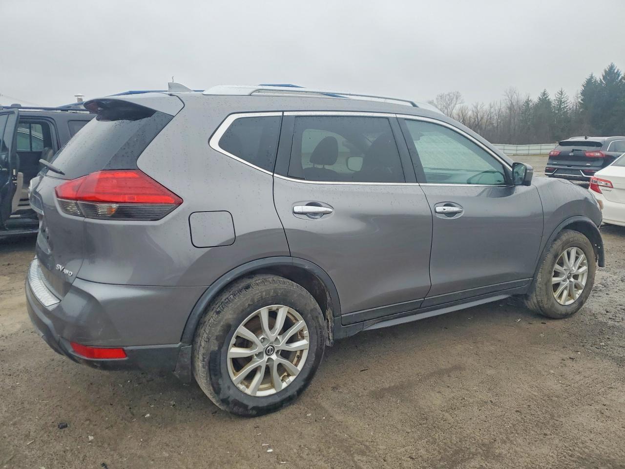2017 Nissan Rogue Sv - Image 3
