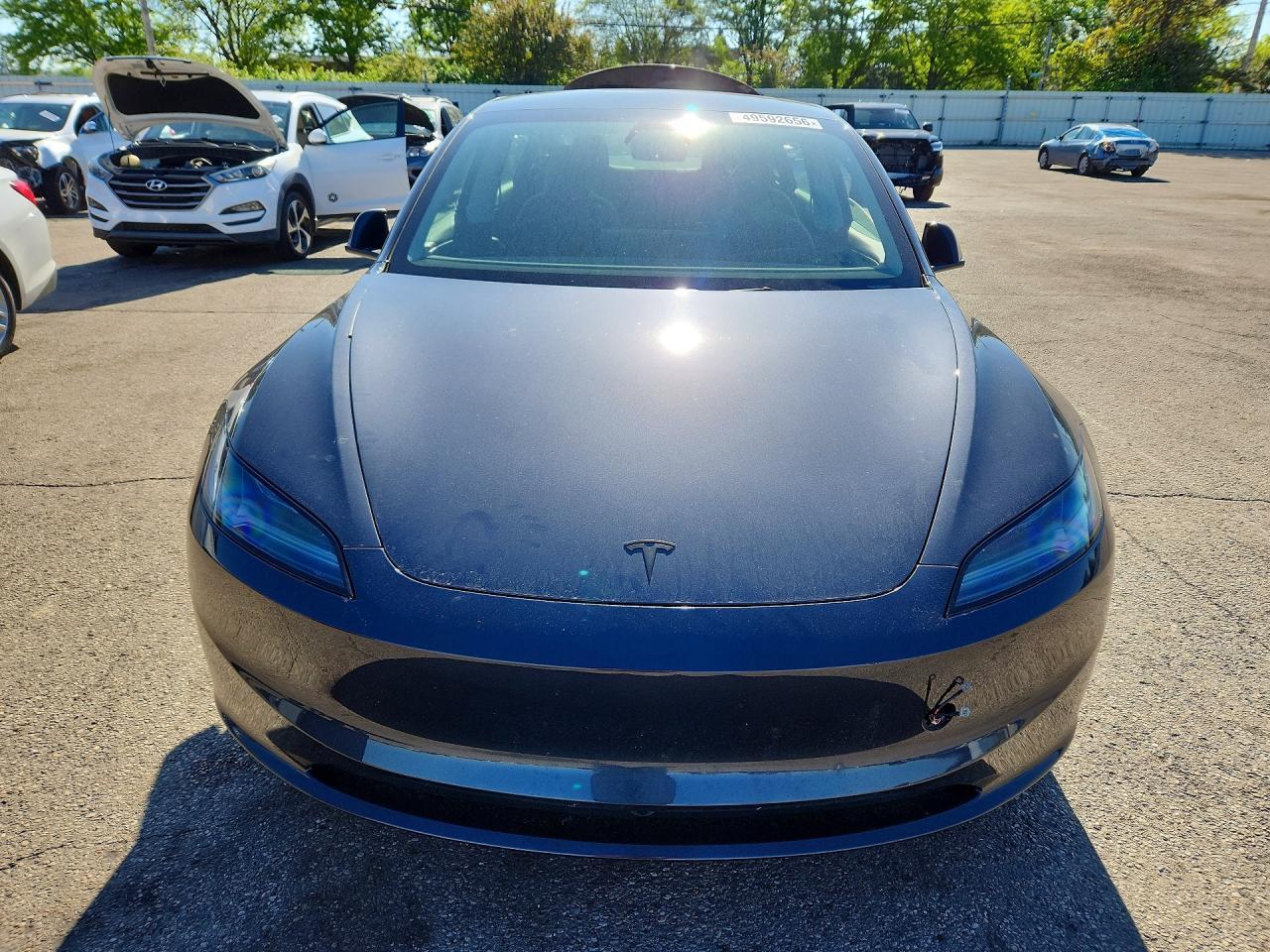 2026 Tesla 3 - Фото 5