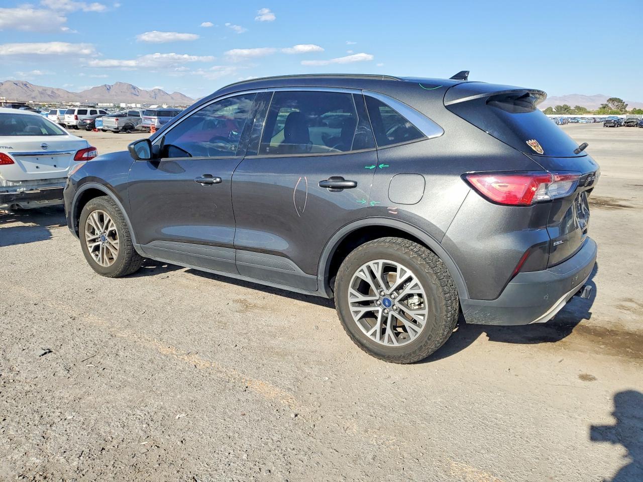 2020 Ford Escape Sel - Фото 2