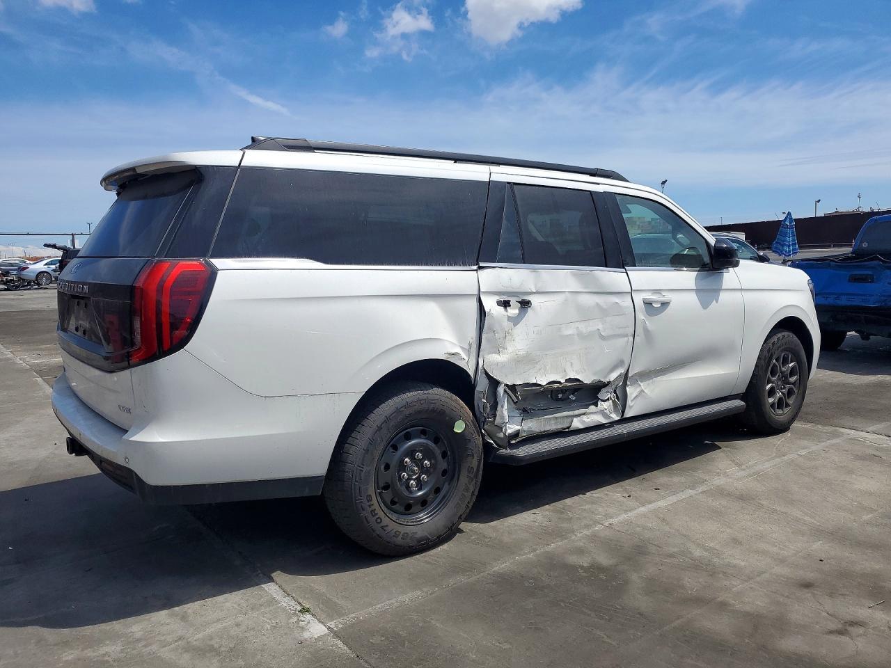 2025 Ford Expedition Max Active - Фото 3