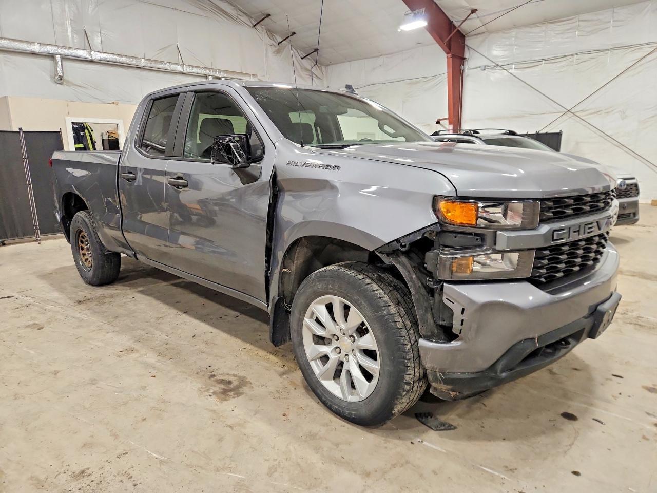 2021 Chevrolet Silverado K1500 Custom - Фото 4