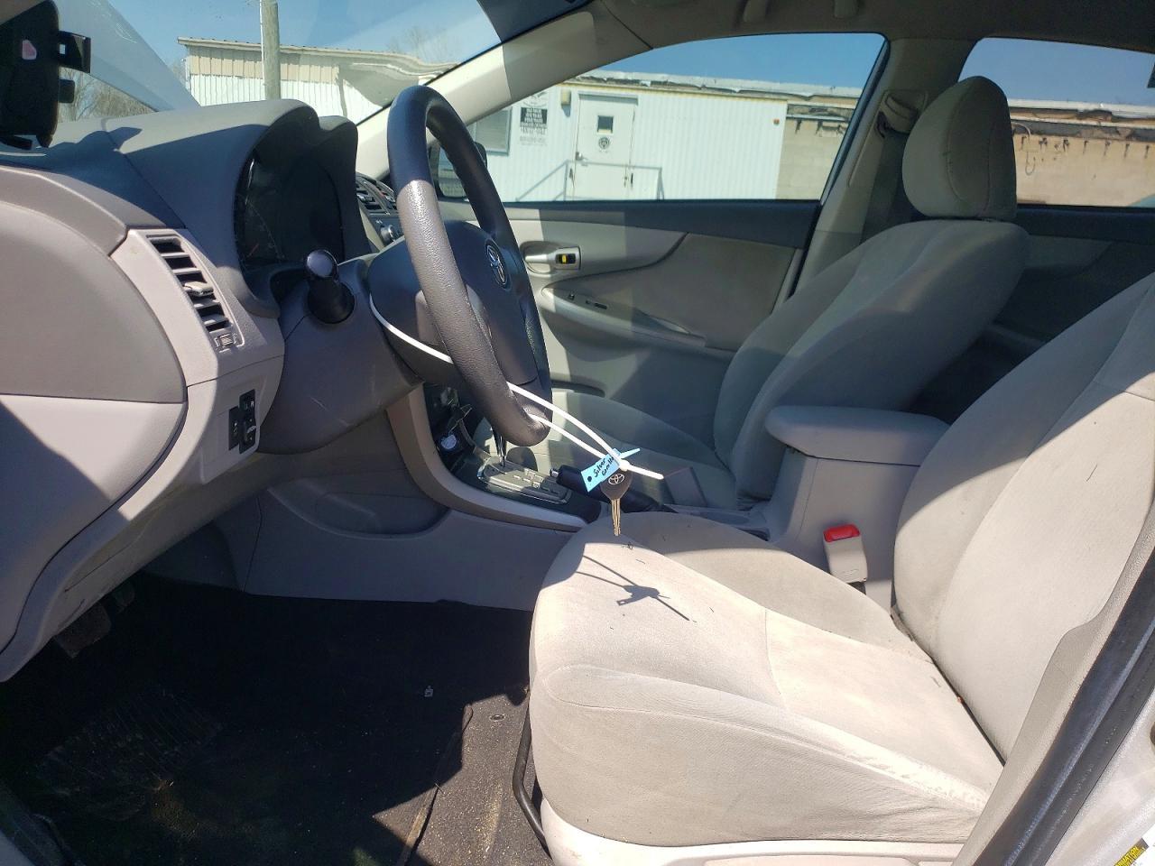 2010 Toyota Corolla Le - Фото 7