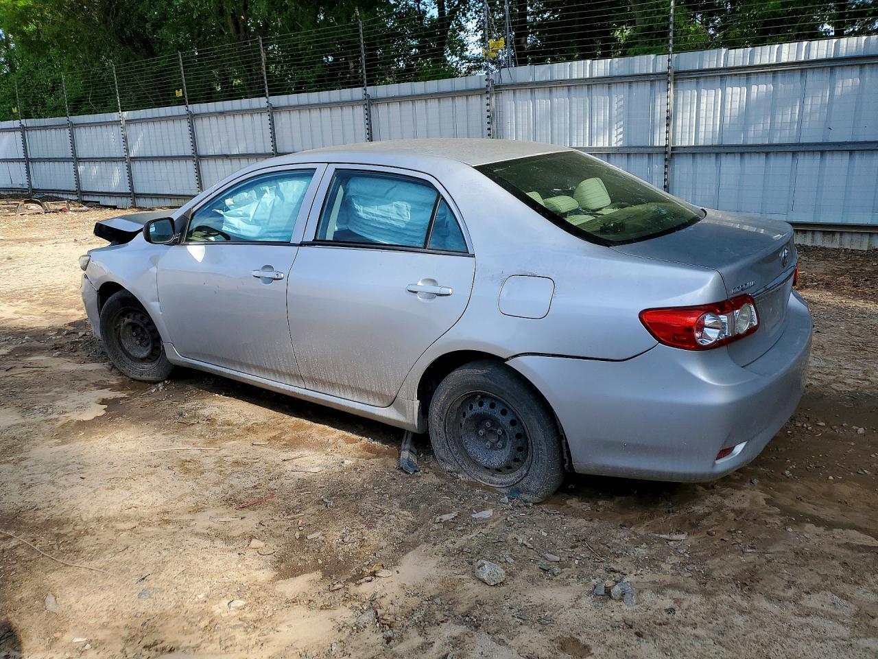 2012 Toyota Corolla L - Фото 2