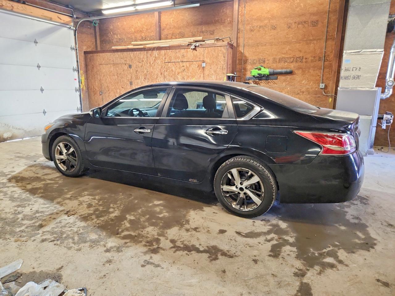 2015 Nissan Altima - Фото 2
