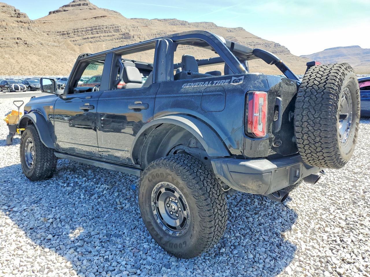 2021 Ford Bronco Base - Фото 2