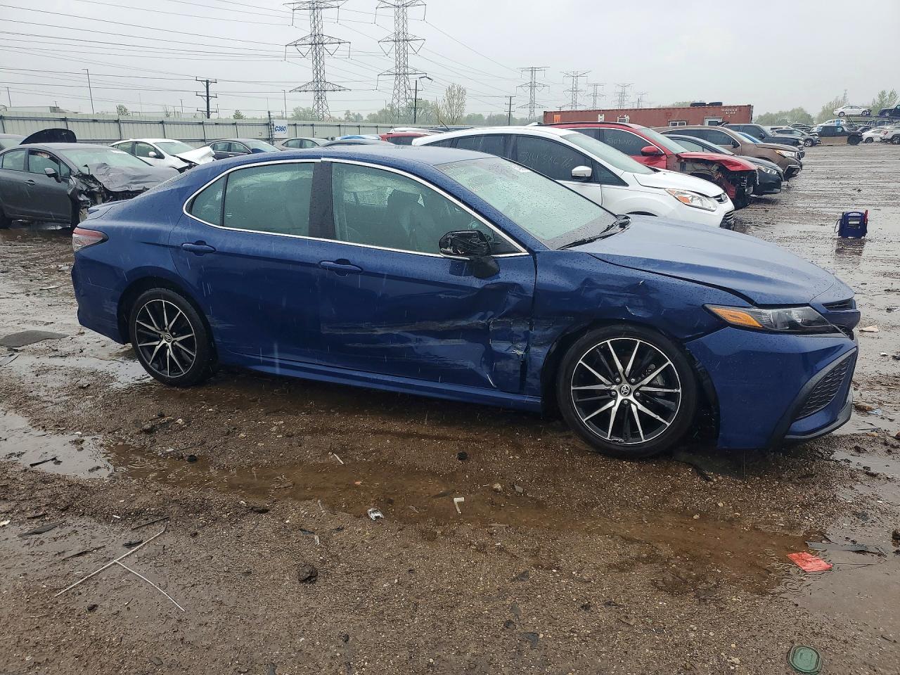 2024 Toyota Camry Se - Image 4