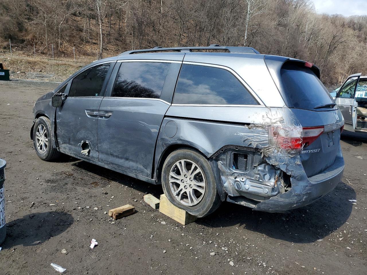 2011 Honda Odyssey Exl - Image 2