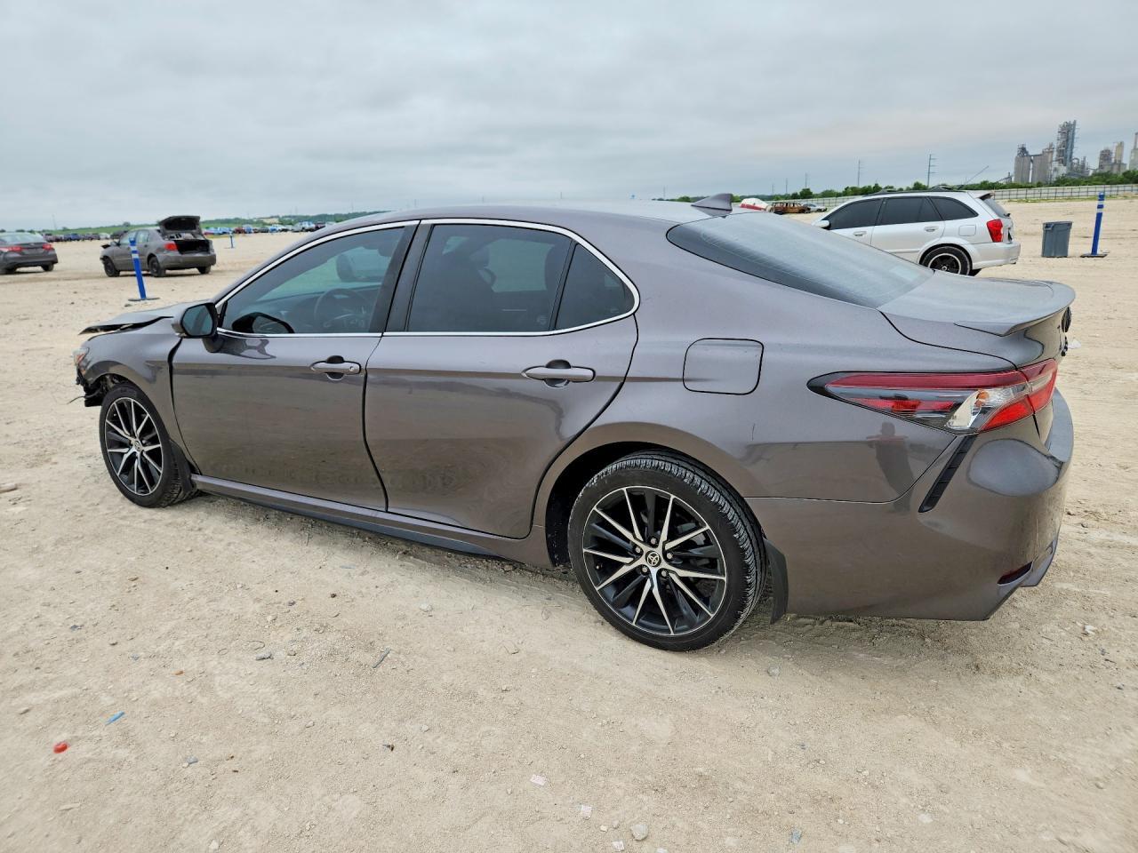 2023 Toyota Camry Se - Фото 2