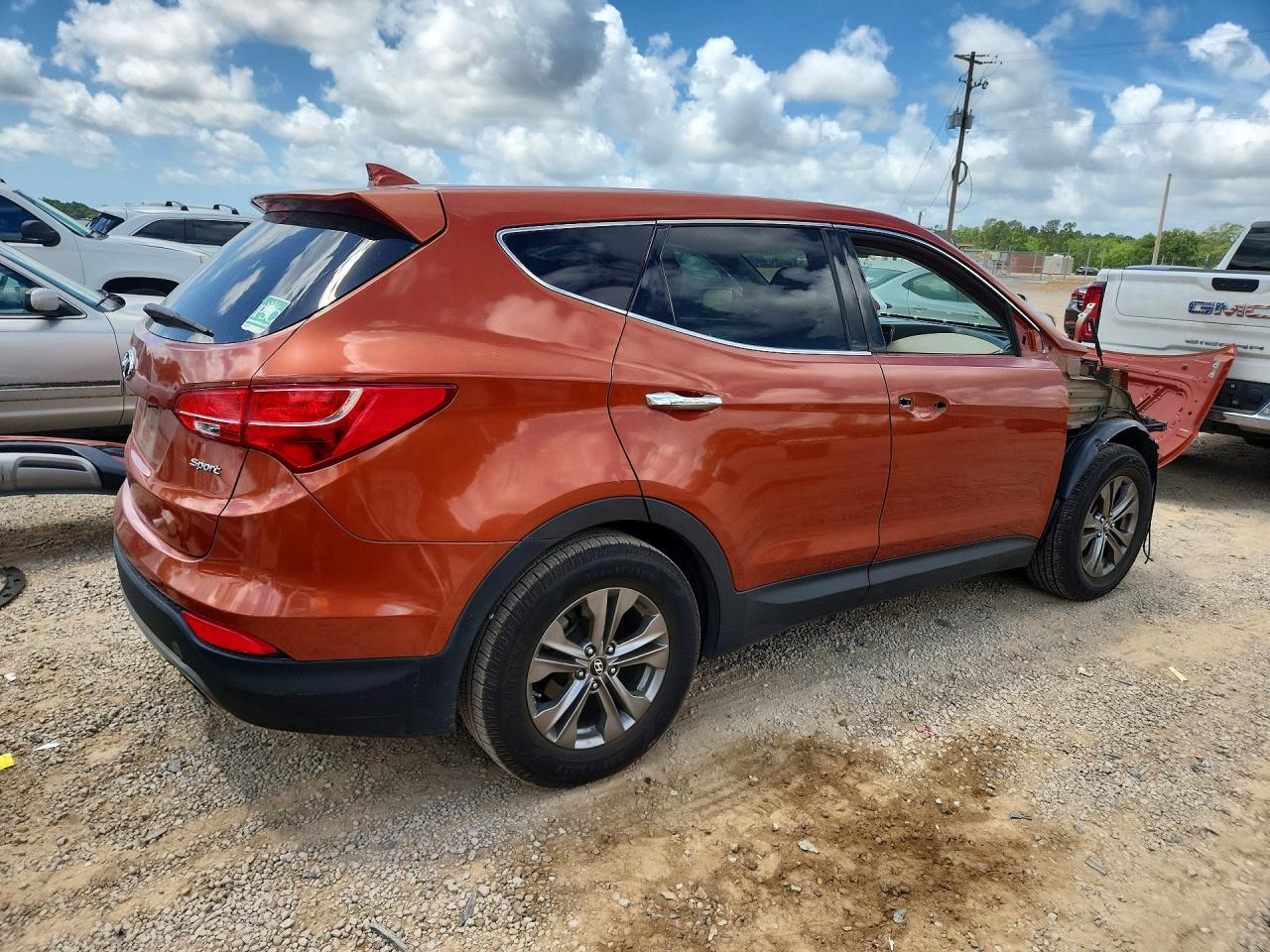2015 Hyundai Santa Fe Sport 2.4L - Image 3