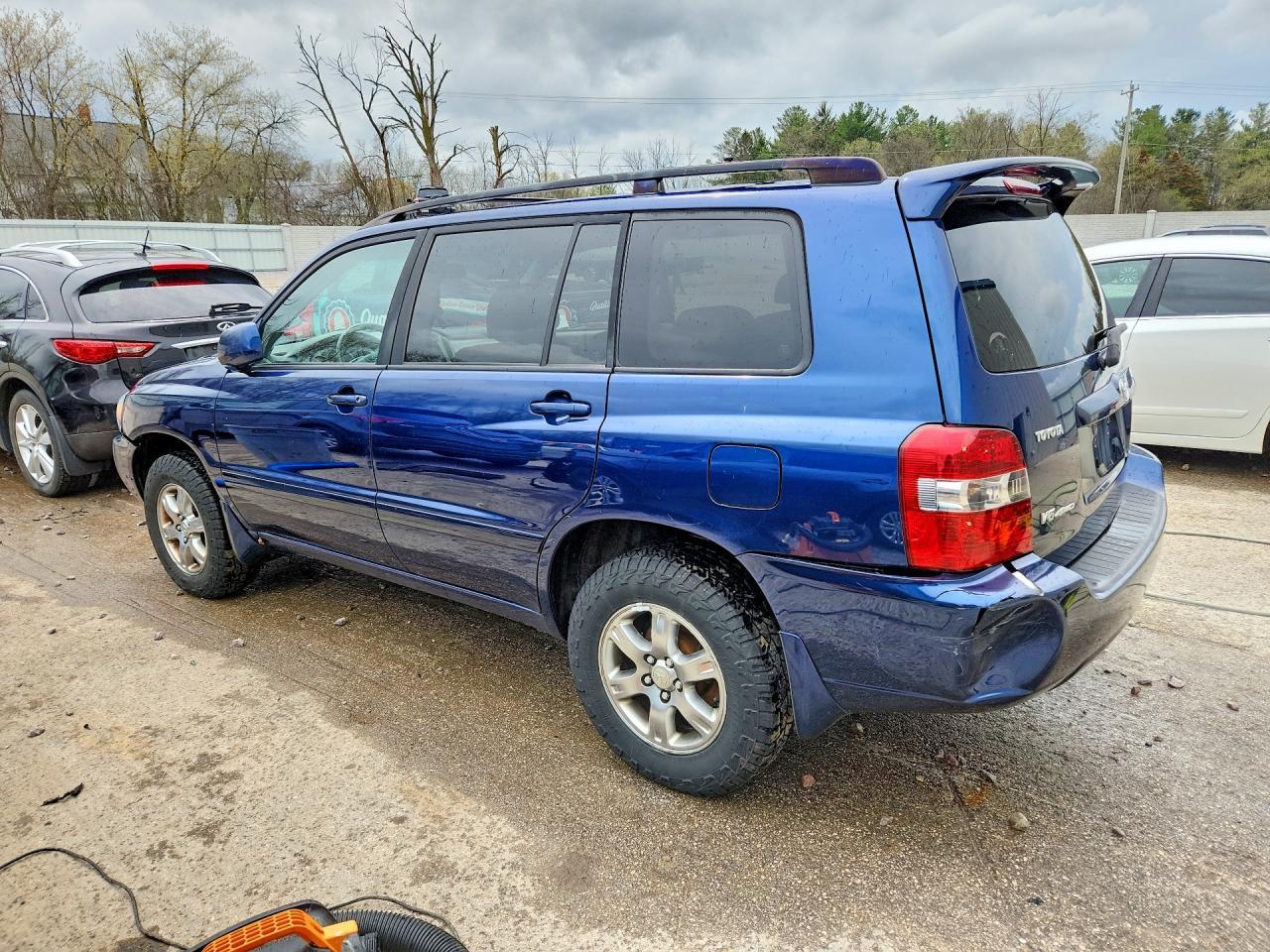 2004 Toyota Highlander Base - Фото 2