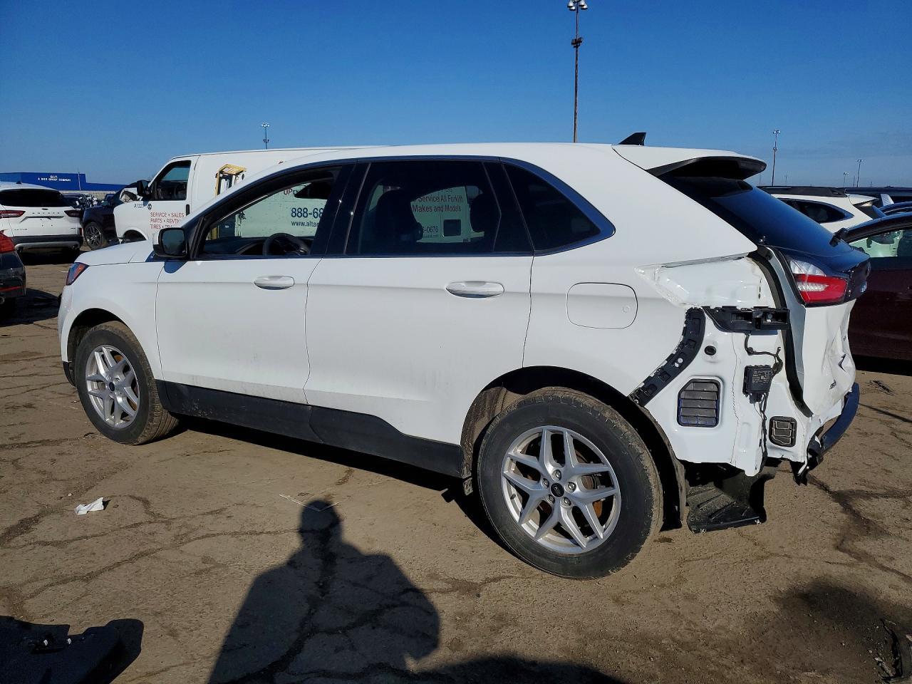 2023 Ford Edge Sel - Image 2