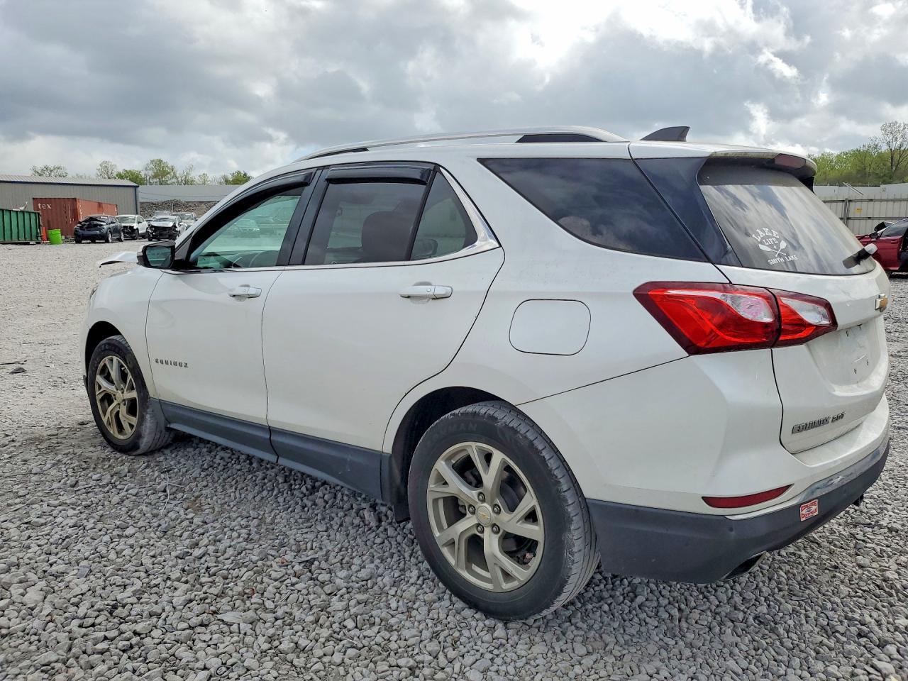 2018 Chevrolet Equinox Lt - Image 2