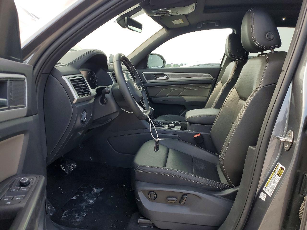 2022 Volkswagen Atlas Cross Sport Se - Image 7