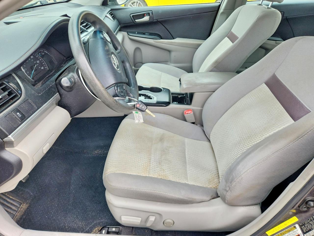 2014 Toyota Camry Le - Image 7
