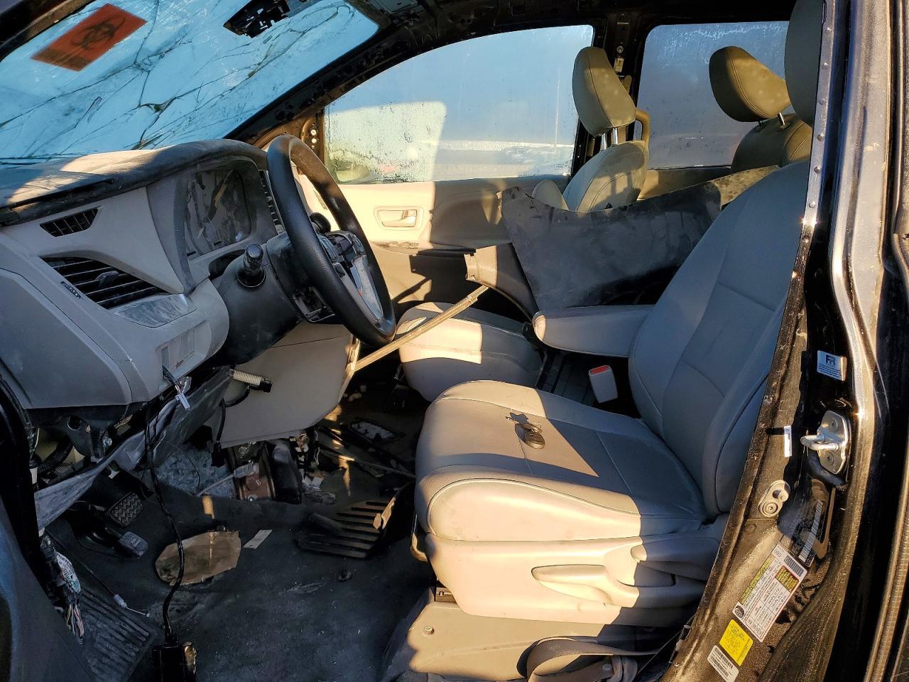 2020 Toyota Sienna L - Image 7