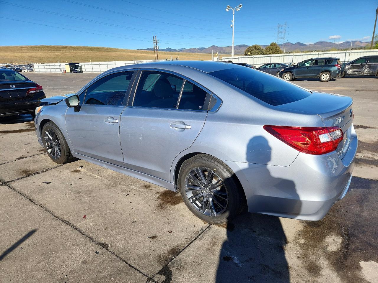 2015 Subaru Legacy 2.5I - Фото 2