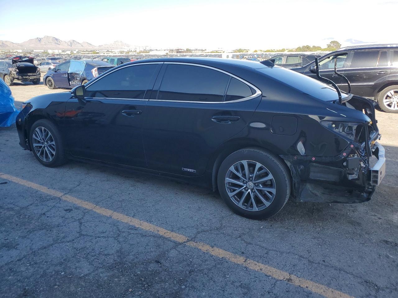 2015 Lexus Es 300H Base - Image 2