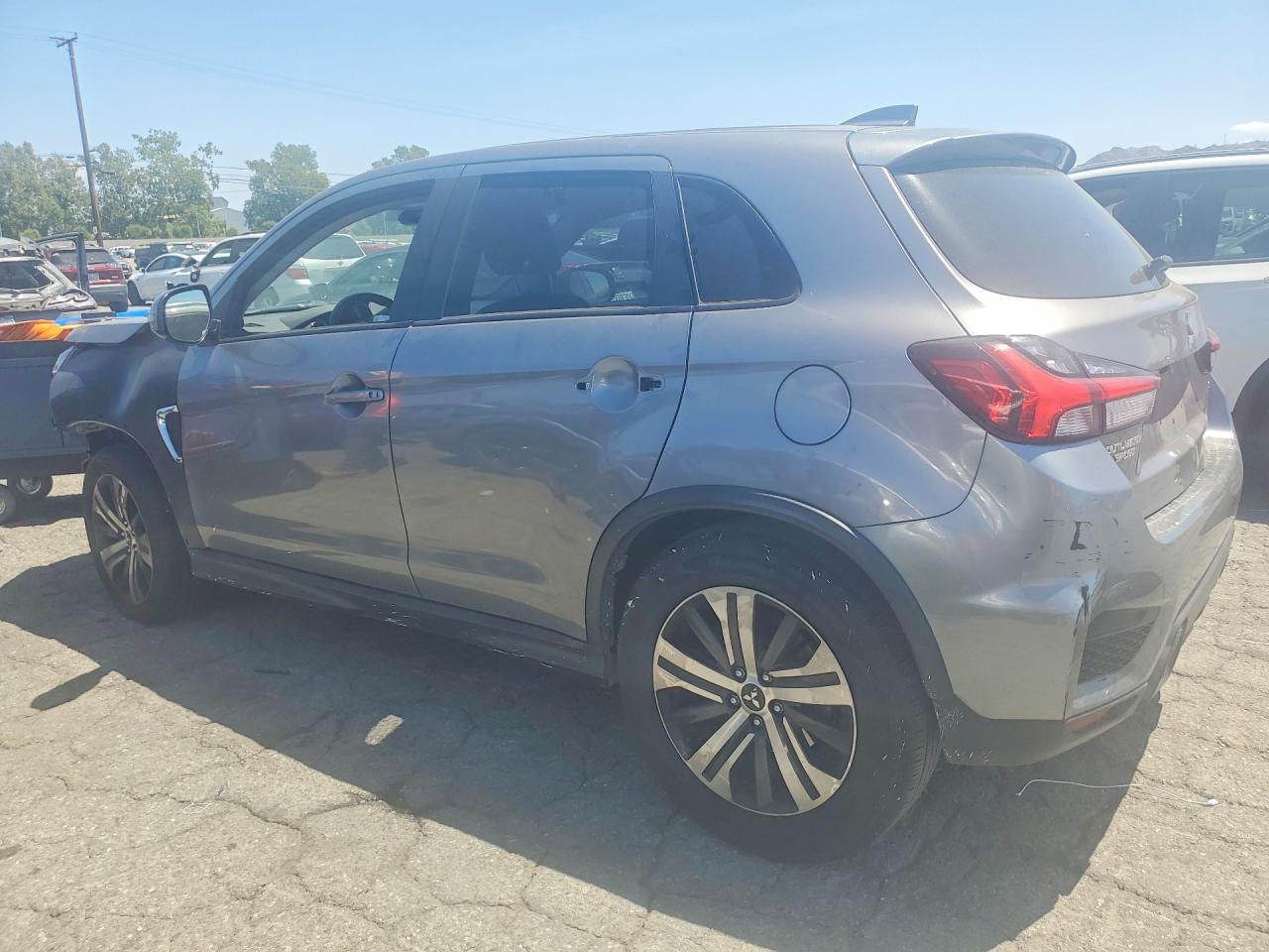 2020 Mitsubishi Outlander Sport Se - Фото 2