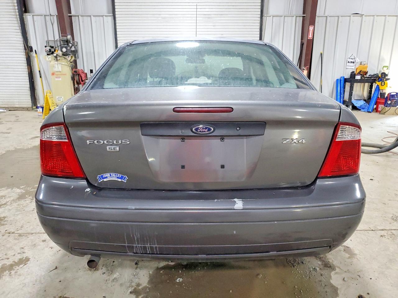 2005 Ford Focus Zx4 - Image 6
