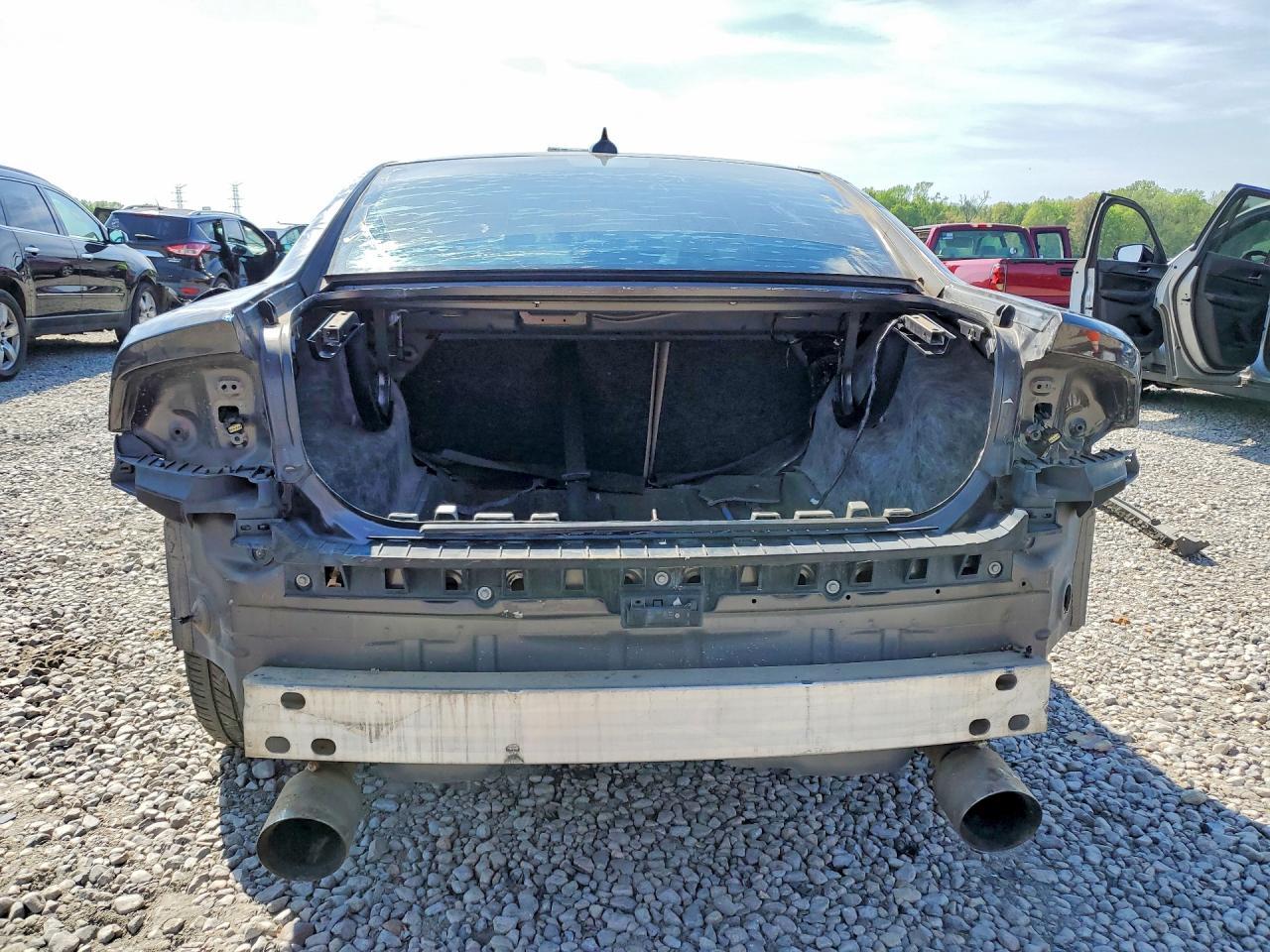 2018 Dodge Charger R - Image 6