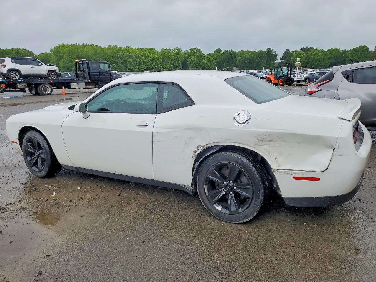 2017 Dodge Challenger Sxt - Фото 2