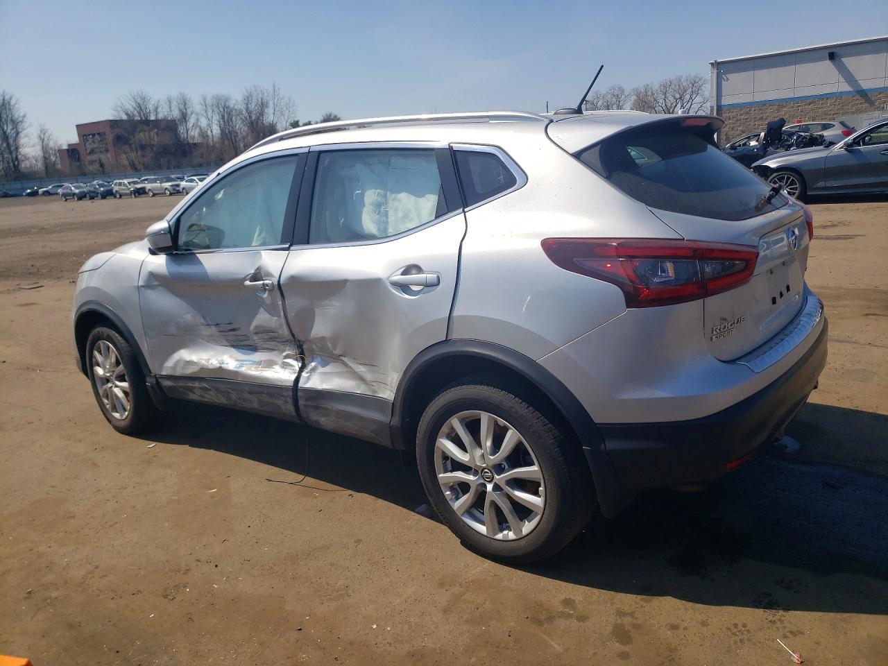 2020 Nissan Rogue Sport Sv - Image 2