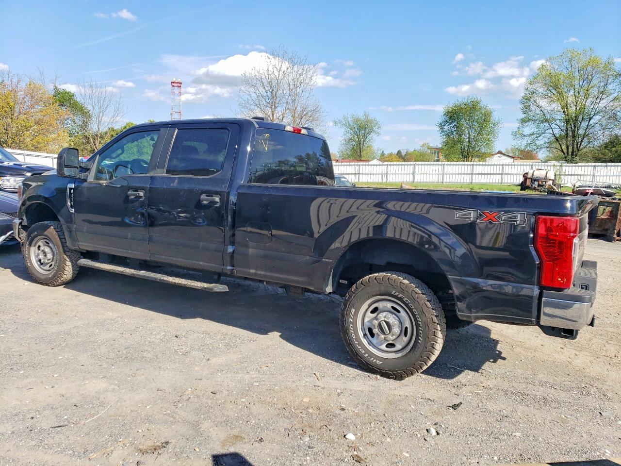 2021 Ford F250 Super Duty - Фото 2