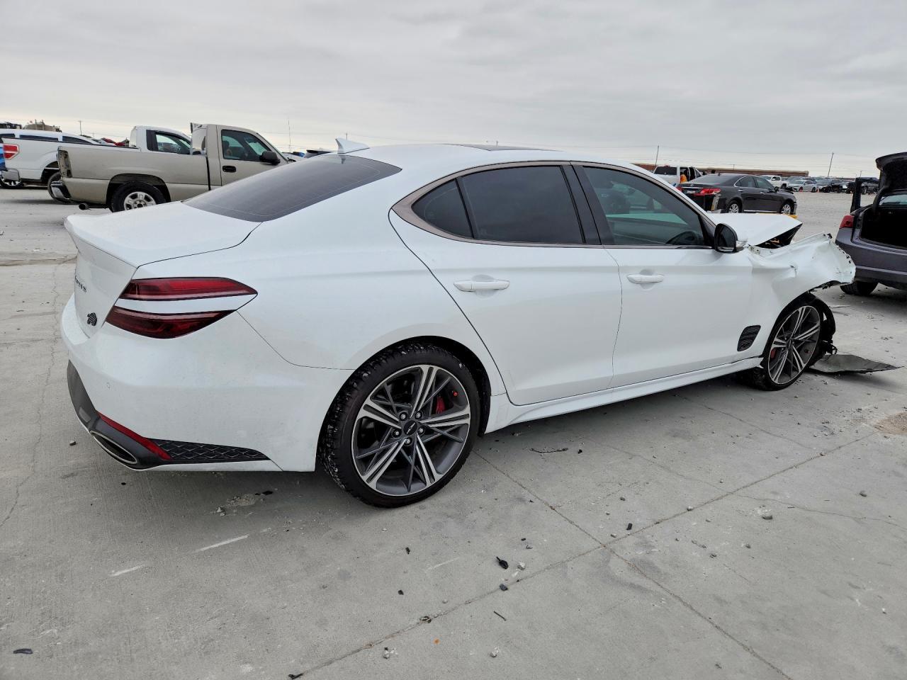 2025 Genesis G70 2.5T Sport Prestige - Фото 3