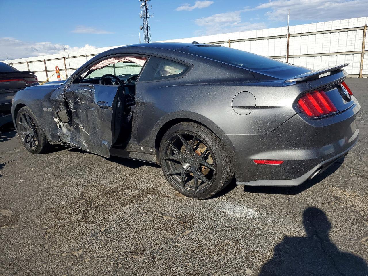 2016 Ford Mustang Gt - Фото 2