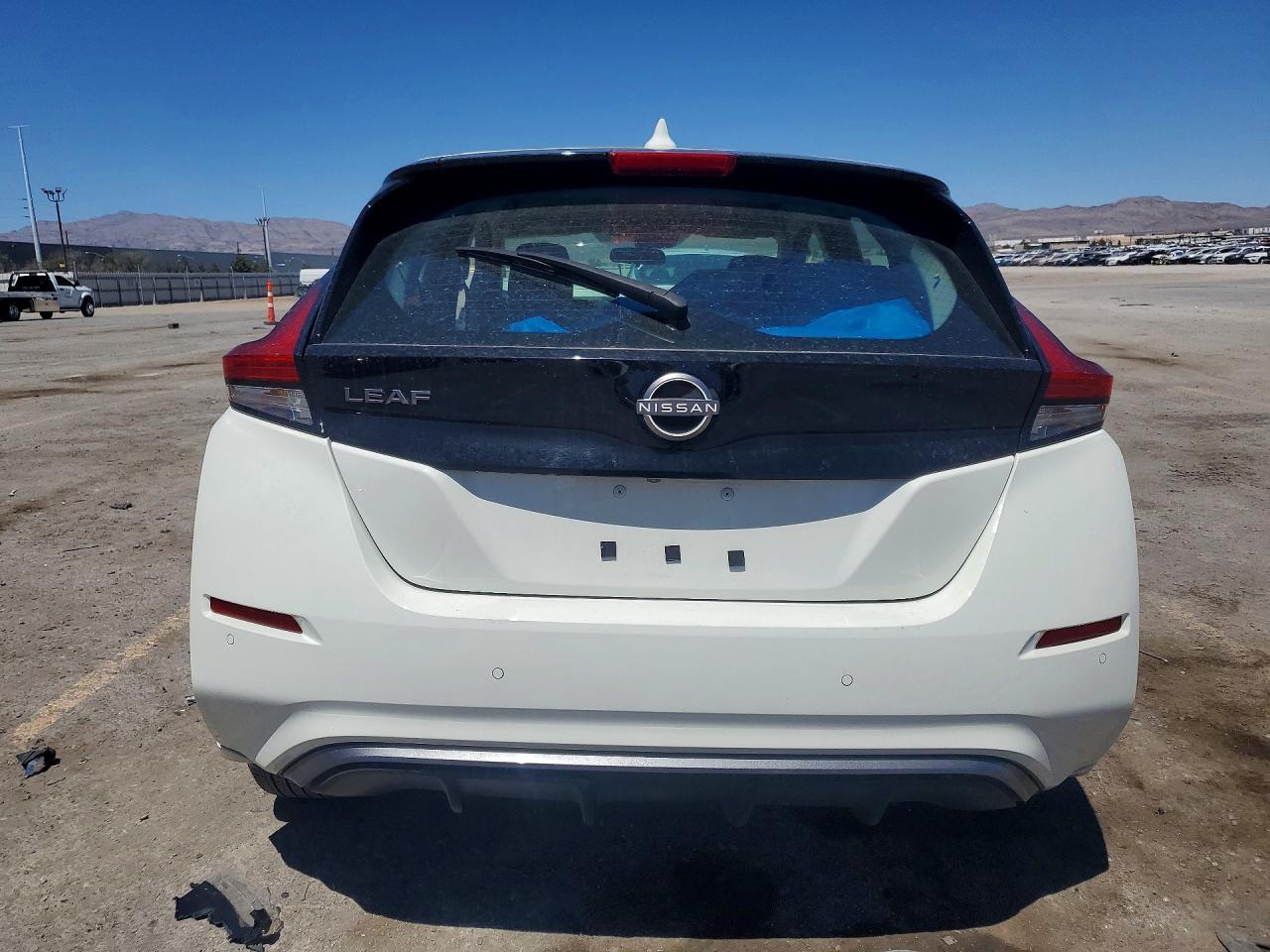 2023 Nissan Leaf - Фото 6