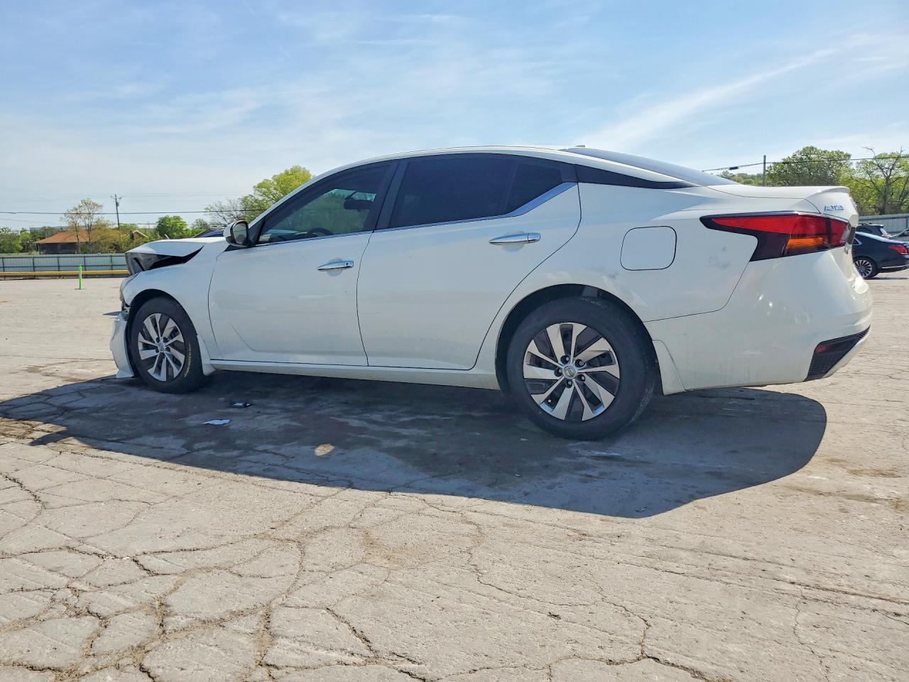 2019 Nissan Altima S - Image 2