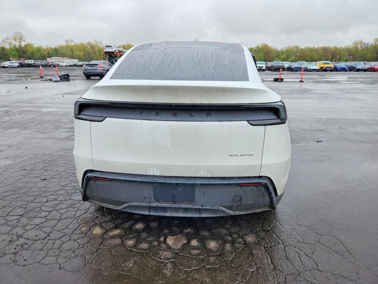 2026 Tesla Model Y - Image 6