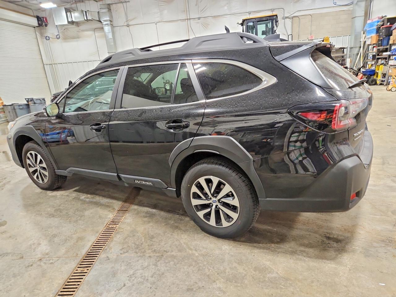 2025 Subaru Outback Premium - Фото 2