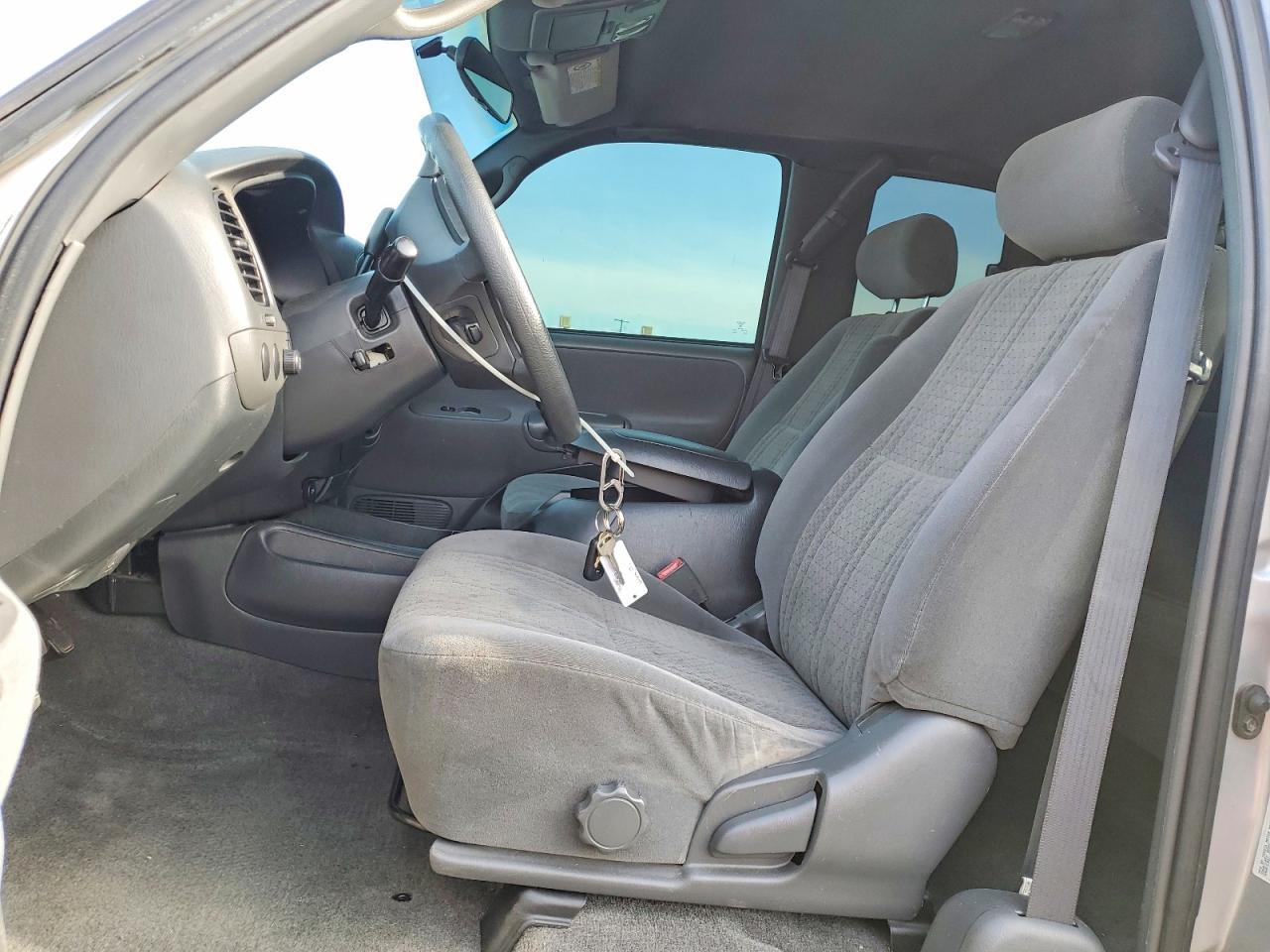 2004 Toyota Tundra Sr5 - Image 7