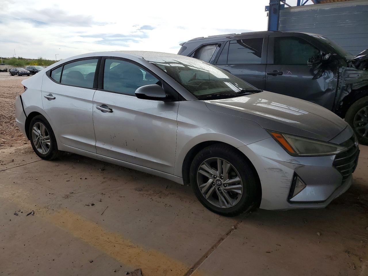 2019 Hyundai Elantra Sel - Image 4