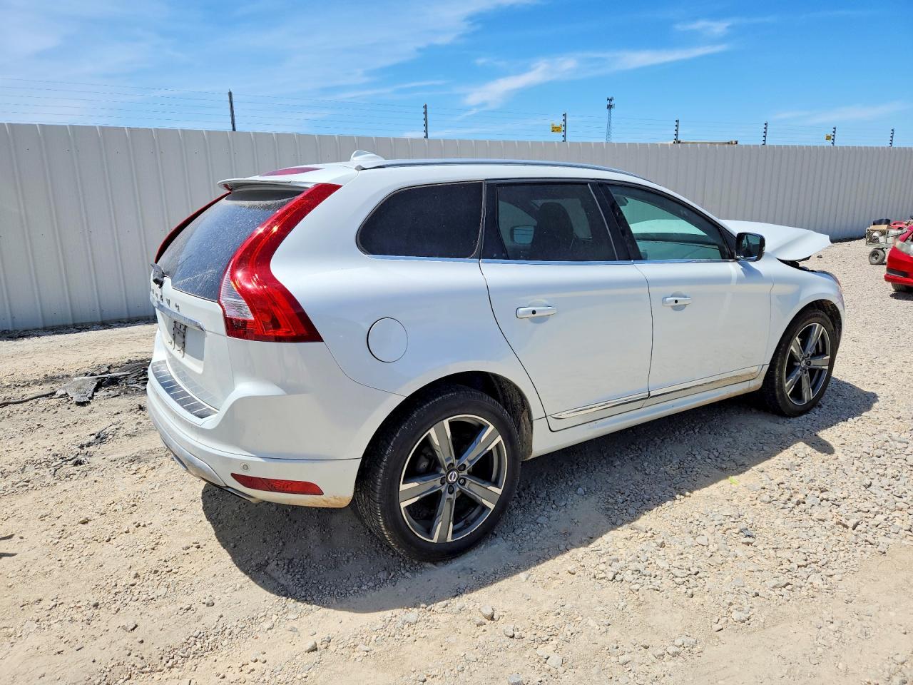 2017 Volvo Xc60 T5 Dynamic - Фото 3