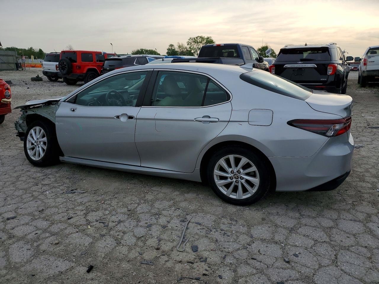 2022 Toyota Camry Le - Image 2
