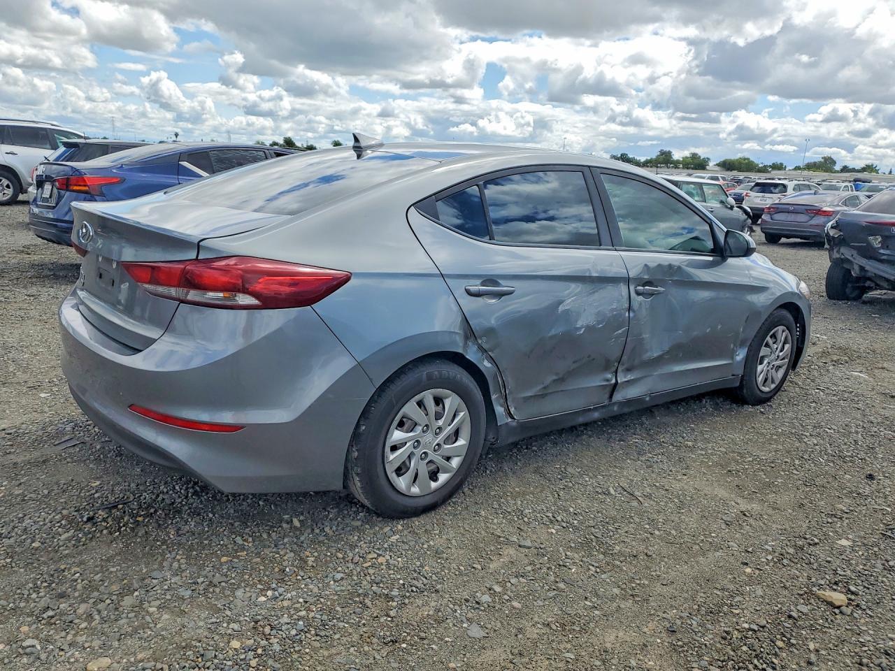 2017 Hyundai Elantra Se - Фото 3